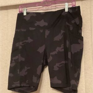 Women’s yoga / weightlifting shorts